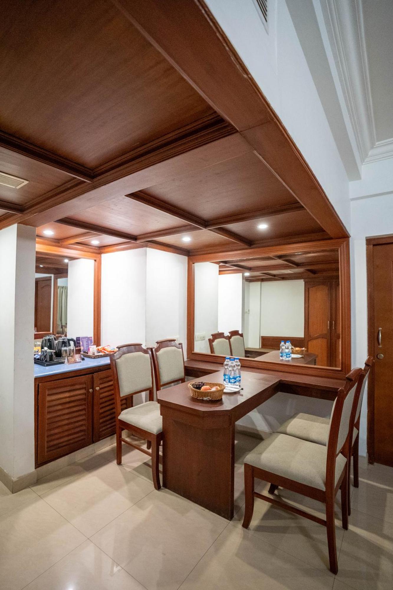 Thrissur Casino Hotels Ltd מראה חיצוני תמונה